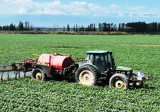 9001诚信金沙3WPZ-5000型牵引式精量喷洒可变轮距喷杆喷雾机